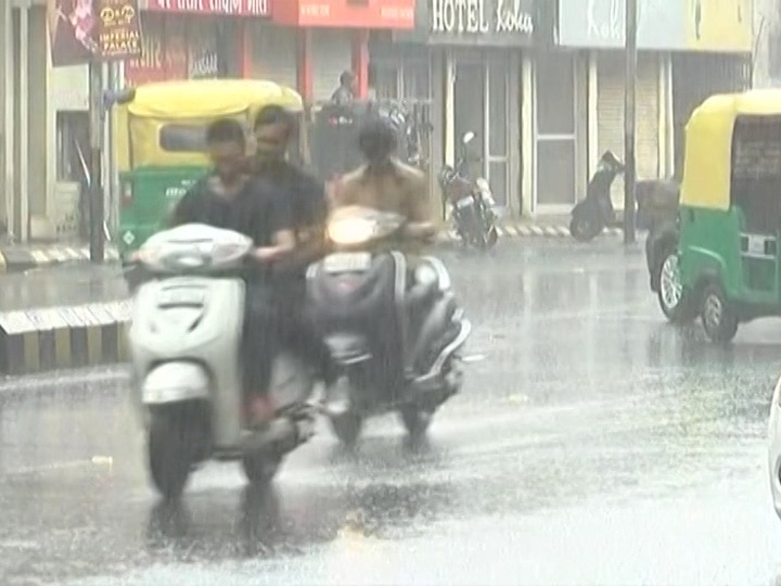 Monsoon 2019: Heavy Rain start in Ahmedabad City અમદાવાદમાં વીજળીના કડાકા સાથે વરસાદની ધમાકેદાર એન્ટ્રી, કયા-કયા વિસ્તારોમાં શરૂ થયો વરસાદ? જાણો વિગત