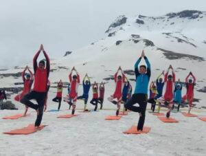 સેનાના જવાનોએ -15°C તાપમાનમાં કર્યા યોગ, જુઓ આશ્ચર્યજનક તસવીરો