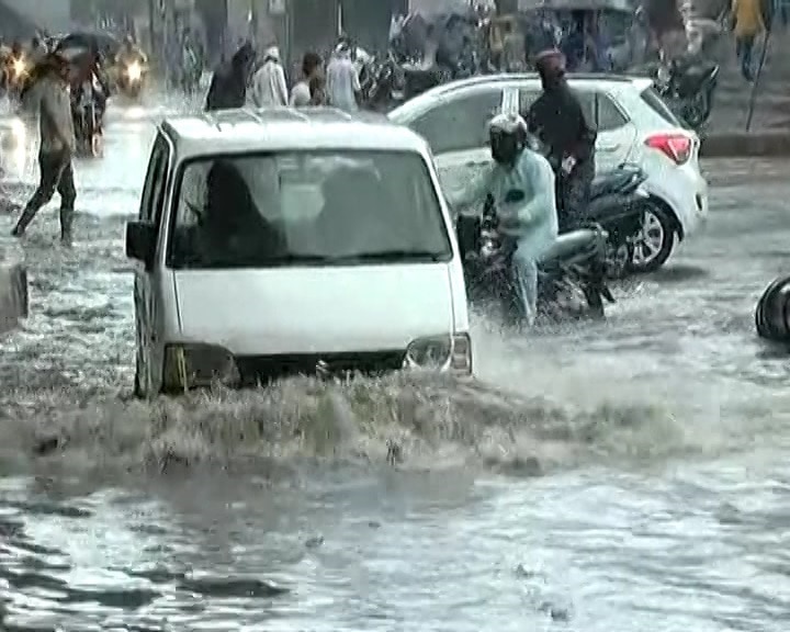 Monsoon 2019: 4 Inch Rain in Pati Jetpur at Chhota Udaipur ગુજરાતમાં કઈ જગ્યાએ કેટલા ઈંચ વરસાદ ખાબક્યો? ગુજરાતમાં સૌથી વધુ વરસાદ ક્યાં પડ્યો? જાણો છેલ્લા 24 કલાકના લેટેસ્ટ આંકડા