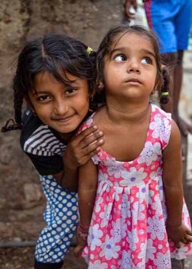 ભાષા રિસર્ચ એન્ડ પબ્લીકેશન સેન્ટર દ્વારા હાથ ધરવામાં આવેલા સામાજિક અને આર્થિક રીતે હાંસિયામાં ધકેલાઈ ગયેલા અને અસલામતીથી પીડાતા લોકોનો ઈતિહાસ તપાસીએ તો ખ્યાલ આવશે કે આવા સમુદાય માટે પોતાના સાંસ્કૃતિક વારસાને માન્યતા અપાવવી અને તેનું સંવર્ધન કરવું કેટલું મુશ્કેલ હોય છે. 