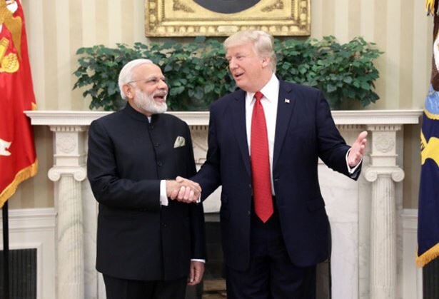 G 20 Donald Trump calls on Prime Minister Narendra Modi to withdraw recently imposed tariffs G 20માં મોદી સાથે મુલાકાત પહેલા ટ્રમ્પે કર્યું ટ્વિટ, કહ્યું- ભારત અમેરિકન વસ્તુઓ પરથી હટાવે ટેક્સ