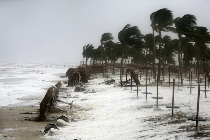 effect of vayu cyclone, imd says india gets average rain this week ‘વાયુ’ વાવાઝોડાને કારણે ચોમાસું ખેંચાયુ, આ વિસ્તારમાં પડશે ભારેથી અતિભારે વરસાદ