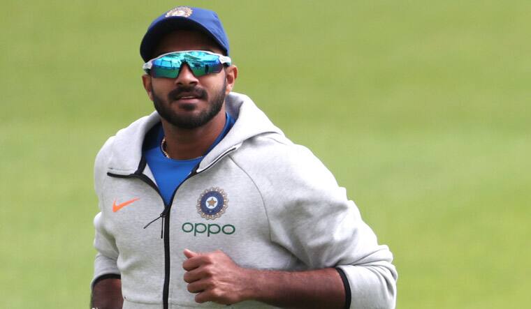 World Cup: આ ભારતીય ખેલાડી પર ભડક્યા ફેન્સ, કહ્યું- આનાથી સારું તો લાલુ યાદવ રમે છે icc world cup 2019 vijay shankar trolled after poor performance faces wrath of angry fans World Cup: આ ભારતીય ખેલાડી પર ભડક્યા ફેન્સ, કહ્યું- આનાથી સારું તો લાલુ યાદવ રમે છે