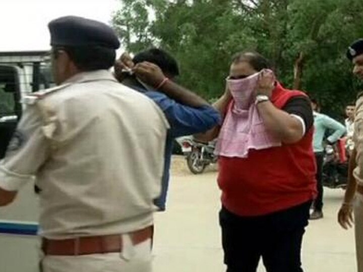 18 Gamblers detained of Ahmedabad Police Raid in Gokul Hotel  અમદાવાદમાં ભાજપના નેતાની હોટલમાંથી જુગાર રમતા 18 નબીરાઓ ઝડપાયા, જાણો વિગત