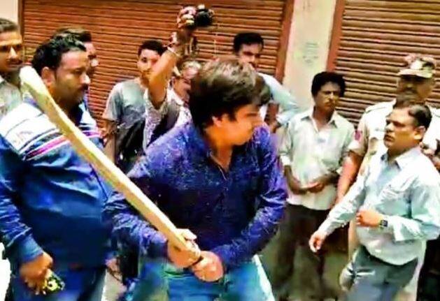 BJP MLA Akash Vijayvargiya has been granted bail મધ્યપ્રદેશ: સરકારી અધિકારીને બેટથી મારનાર આરોપી ધારાસભ્ય આકાશ વિજયવર્ગીયને મળ્યા જામીન