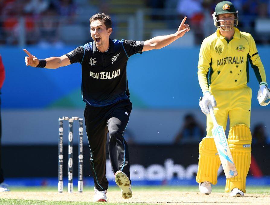 Trent Boult becomes first World Cup hat trick Kiwi bowler વર્લ્ડકપમાં હેટ્રિક લેનારો ન્યૂઝીલેન્ડનો પ્રથમ બોલર બન્યો બોલ્ટ, શમીની હેટ્રિક સાથે આ છે સામ્યતા, જાણો વિગત
