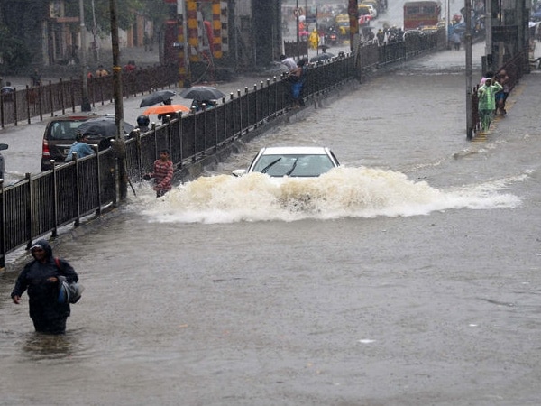 22 Inch Rain in Mumbai and Today Heavy rain will be started in City મુંબઈમાં ધોધમાર વરસાદ: છેલ્લા 48 કલાકમાં કેટલા ઈંચ વરસાદ ખાબક્યો? આંકડો જાણીને ચોંકી જશો