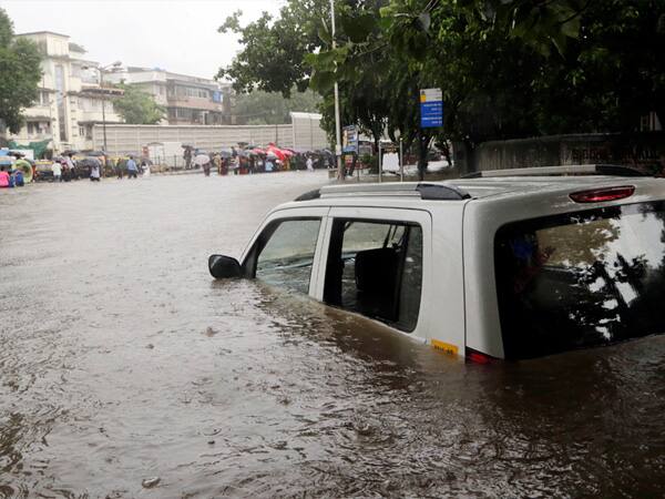 ભારે વરસાદને લઈને હવામાન વિભાગ દ્વારા ગુજરાતમાં કેટલા દિવસ એલર્ટ જાહેર કરાયું? How many days alerts were issued by the weather department in Gujarat on rain? ભારે વરસાદને લઈને હવામાન વિભાગ દ્વારા ગુજરાતમાં કેટલા દિવસ એલર્ટ જાહેર કરાયું?