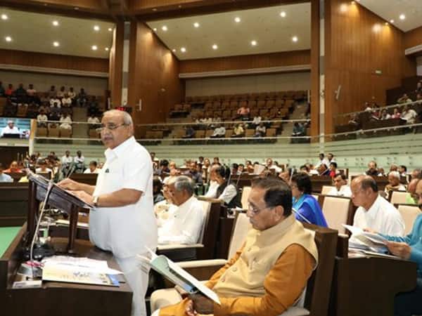 Expansion after the Rupani Government budget session રૂપાણી સરકારનું બજેટ સત્ર પછી વિસ્તરણ, જાણો ક્યા બે મંત્રીને પડતા મૂકીને ક્યા બે નવા મંત્રીના સમાવેશની છે ચર્ચા?