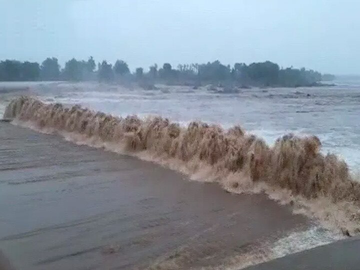 Gujarat Monsoon: 12 Inch Rain in Waghai at Dang in Last 24 Hours દક્ષિણ ગુજરાતમાં આભ ભાટ્યું: એક જ દિવસમાં ડાંગના વઘઈમાં કેટલા ઈંચ વરસાદ ખાબક્યો? જાણો વરસાદના આંકડા