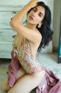 હવે આ એક્ટ્રેસે પણ બિકિની અને સ્વિમસૂટમાં પડાવી હોટ તસવીરો, જુઓ