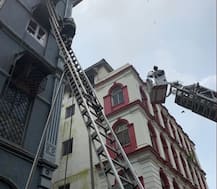 મુંબઇ: કોલાબામાં હોટલ તાજમહેલ પાસે લાગેલી આગમાં એકનું મોત, 14 લોકોને બચાવાયા