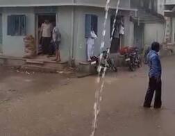 સૌરાષ્ટ્રમાં જામ્યો વરસાદી માહોલ, રાજકોટ, ગોંડલ સહિતના ગ્રામ્ય વિસ્તારોમાં ધોધમાર વરસાદ