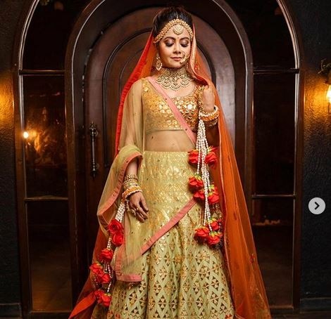 TV actress Devoleena Bhattacharjee bridal looks pics goes viral દુલ્હન લુકમાં નજરે પડી ગોપી વહુ, તસવીરો થઈ વાયરલ