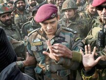 ધોનીનો આર્મી યૂનિફોર્મમાં સેલ્યૂટ કરતો Video થયો Viral, બોલ્યો જય હિંદ