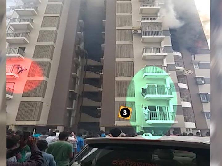 અમદાવાદ: ફ્લેટમાં આગ લાગતાં લોકો 5માં માળેથી બાલ્કનીમાંથી કેવી રીતે નીચે ઉતર્યા? આ દ્રશ્યો જોઈને તમારા પણ ધબકારા વધી જશે