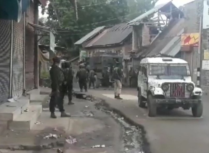 jammu kashmir  Two terrorists killed in encounter between security forces and terrorists in shopian J&K: કુપવાડામાં પાકિસ્તાને કર્યું સીઝફાયરનું ઉલ્લંઘન, એક જવાન શહીદ, શોપિયામાં બે આતંકી ઠાર