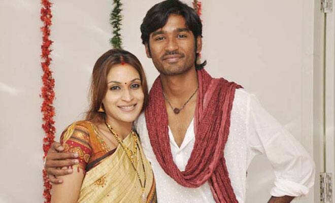  ધનુષે 2004માં સુપરસ્ટાર રજનીકાંન્તની પુત્રી એશ્વર્યા સાથે લગ્ન કર્યા હતા. બન્નેની મુલાકાત કાઢલ કોંડે ના શો દરમિયાન થઈ હતી અને જલ્દી જ તેઓ સારા મિત્ર બની ગયા હતા. બાદમાં મિત્રતા પ્રેમમાં પરિણમી હતી અને બે વર્ષ સુધી એકબીજાને ડેટ કર્યા બાદ બન્ને લગ્નના બંધનમાં બંધાઈ ગયા હતા.