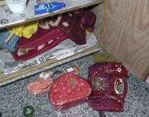 નવસારીઃ અડધી રાત્રે ઘરમા ઘૂસ્યા લૂંટારાઓ, આખા પરિવારને બંધક બનાવી કરી પાંચ લાખની લૂંટ