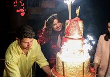 પ્રિયંકા ચોપડાની બર્થ ડે કેકની કિંમત જાણીને આંખો થઈ જશે પહોળી, 24 કલાકની મહેનત બાદ થઈ હતી તૈયાર