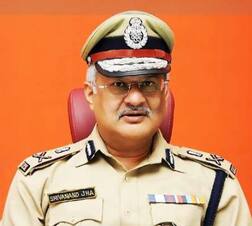 રાજ્યના નવા પોલીસ વડા બનવા ક્યા 13 IPS અધિકારી છે મેદાનમાં ? રૂપાણી સરકારે કેન્દ્રને મોકલી યાદી