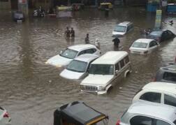 વડોદરામાં આભ ફાટ્યુ, વરસાદે 35 વર્ષનો રેકોર્ડ તોડ્યો, 24 કલાકમાં 20 ઇંચ ખાબક્યો