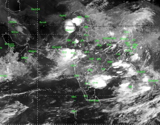 low pressure system on east MP is reason of Gujarat heavy rain .....તો આ કારણે પડ્યો વડોદરામાં 24 કલાકમાં 20 ઇંચ વરસાદ? જાણો વિગતે