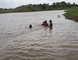 ભાવનગર: ઉખરલા ગામના તળાવમાં ન્હાવા પડેલા 3 યુવકો ડૂબ્યા, એકનું મોત