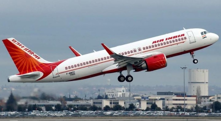 increase in prices of tickets for srinagar to Delhi flights જમ્મુ-કાશ્મીર છોડવાના સરકારના આદેશ બાદ શ્રીનગરથી દિલ્હીની ફ્લાઈટ્સના ભાડામાં તોતિંગ વધારો