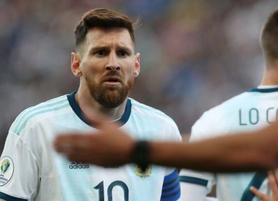Lionel messi three month suspension from argentina team સ્ટાર ફૂટબોલ ખેલાડી લિયોનેલ મેસ્સી પર ત્રણ મહિનાનો પ્રતિબંધ, આર્જેન્ટિના માટે નહી રમી શકે