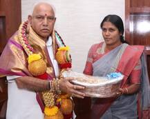 CM યેદિયુરપ્પાને ગિફ્ટ આપવી મેયરને પડી મોંધી, પાલિકાએ ફટકાર્યો દંડ