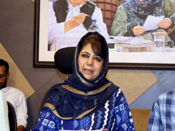 જમ્મુ કાશ્મીર: Article 370 ખત્મ, મહબૂબા મુફ્તી અને ઓમર અબ્દુલ્લાની અટકાયત Jammu kashmir Omar Abdullah and Mehboba Mufti detain જમ્મુ કાશ્મીર: Article 370 ખત્મ, મહબૂબા મુફ્તી અને ઓમર અબ્દુલ્લાની અટકાયત