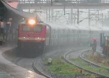 વરસાદના કારણે અમદાવાદથી મુંબઈ જતી કઈ ટ્રેનો રદ કરવામાં આવી, જુઓ આ રહ્યું લિસ્ટ