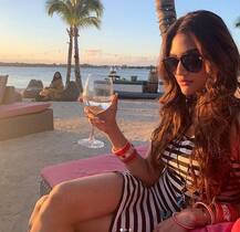 પતિ સાથે માલદીવમાં હનીમૂન માણી રહી છે નુસરત જહાં, તસવીરોમાં જુઓ બોલ્ડ અંદાજ