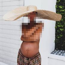 બોલીવુડની આ હોટ એક્ટ્રેસે શેર કરી ટૉપલેસ તસવીર, બેબી બંપ દેખાડતી પડી નજરે