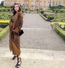 બોલીવુડની આ હોટ એક્ટ્રેસે શેર કરી ટૉપલેસ તસવીર, બેબી બંપ દેખાડતી પડી નજરે