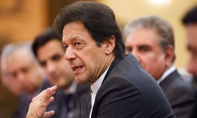 જમ્મુ-કાશ્મીર મુદ્દે ચર્ચા કરતાં કરતાં પાકિસ્તાની સાંસદો લડ્યા, વીડિયોમાં જુઓ દ્રશ્યો quarrel in pakistan parliament on jammu kashmir and article 370 issue જમ્મુ-કાશ્મીર મુદ્દે ચર્ચા કરતાં કરતાં પાકિસ્તાની સાંસદો લડ્યા, વીડિયોમાં જુઓ દ્રશ્યો