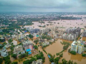 દેશભરમાં વરસાદનો કહેરઃ કેરાલા, કર્ણાટકા, મહારાષ્ટ્ર અને ગુજરાતમાં 106 લોકોના મોત, જુઓ તસવીરો