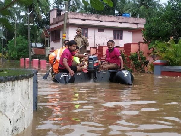 heavy rain and floods in all india, heres photos દેશભરમાં વરસાદનો કહેરઃ કેરાલા, કર્ણાટકા, મહારાષ્ટ્ર અને ગુજરાતમાં 106 લોકોના મોત, જુઓ તસવીરો