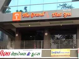 મહેસાણાના સ્પામાં યુવકો થાઈલેન્ડની યુવતીઓ સાથે મજા કરી રહ્યા ને પોલીસ આવી પહોંચી પછી શું થયું? જાણો વિગત