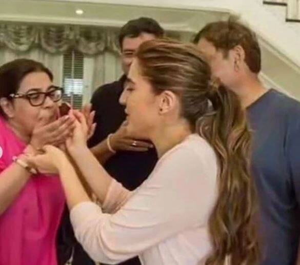 સારા અલી ખાનના જન્મદિવસ પર તેની માતા અમૃતા સિંહ પણ પહોંચી હતી. 