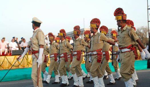 રાજ્યમાં પોલીસ અધિકારીને શારિરીક અને માનસિક ચુસ્ત બનાવવા DGPએ શું બહાર પાડ્યો પરિપત્ર, જાણો વિગત રાજ્યમાં પોલીસ અધિકારીને શારિરીક અને માનસિક ચુસ્ત બનાવવા DGPએ શું બહાર પાડ્યો પરિપત્ર, જાણો વિગત