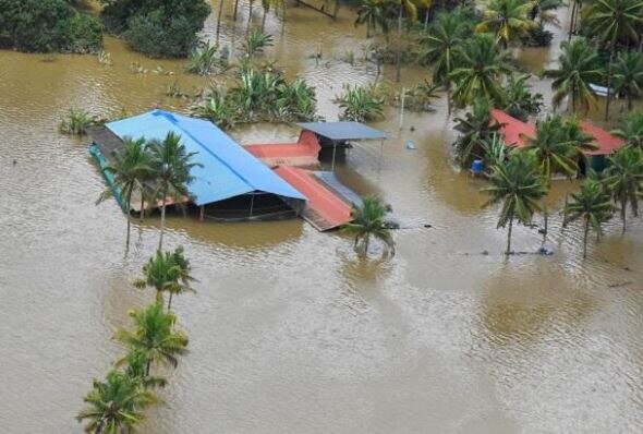 Flood in kerala 88 people lost કેરળમાં ભારે વરસાદના કારણે 88 લોકોના મોત, ત્રણ જિલ્લામાં રેડ એલર્ટ