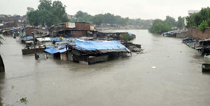 Gujarat Flood affected 109 way closed and 47 villages without light ગુજરાતમાં ભારે વરસાદ બાદ હજુ કેટલા રસ્તા છે બંધ, કેટલા ગામોમાં છે અંધારપટ, જાણો વિગત