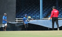IND v WI ત્રીજી વન ડે: વરસાદે ફરી અટકાવી મેચ, ગેઇલ કરિયરની અંતિમ વન ડેમાં તોફાની 72 રન બનાવી થયો આઉટ