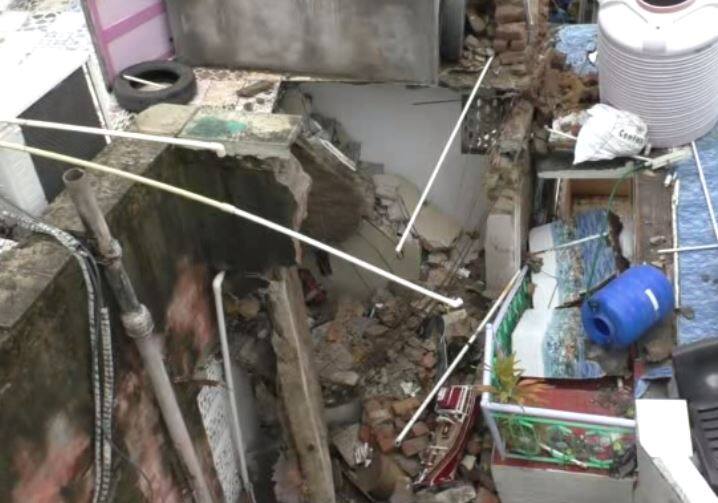 House collapsed in jamnagar જામનગરમાં બે માળનું મકાન ધરાશાયી, 2ના મોત