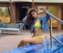 એક્ટ્રેસ મૌની રોયે બિકિનીમાં શેર કરી બોલ્ડ તસવીર