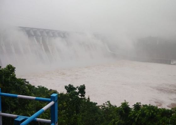 seven gates opens of Narmada dam નર્મદા ડેમ ઐતિહાસિક સપાટી પર, જાણો ડેમના કેટલા દરવાજા ખોલાયા ?