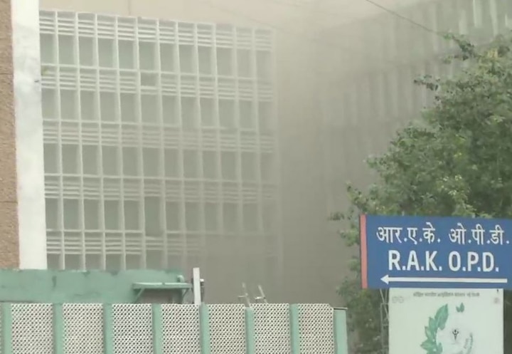 Delhi fire broken out on first and second floor at All India Institute of Medical Sciences દિલ્હીઃ AIIMSમાં લાગી ભીષણ આગ, શાર્ટ સર્કિટથી આગ લાગ્યાનું અનુમાન