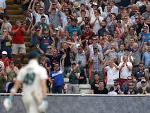 કયા ક્રિકેટરનો લોકોએ હુરિયો બોલાવતા ગિન્નાઇ ગયા દેશના વડાપ્રધાન, જાણો વિગતે